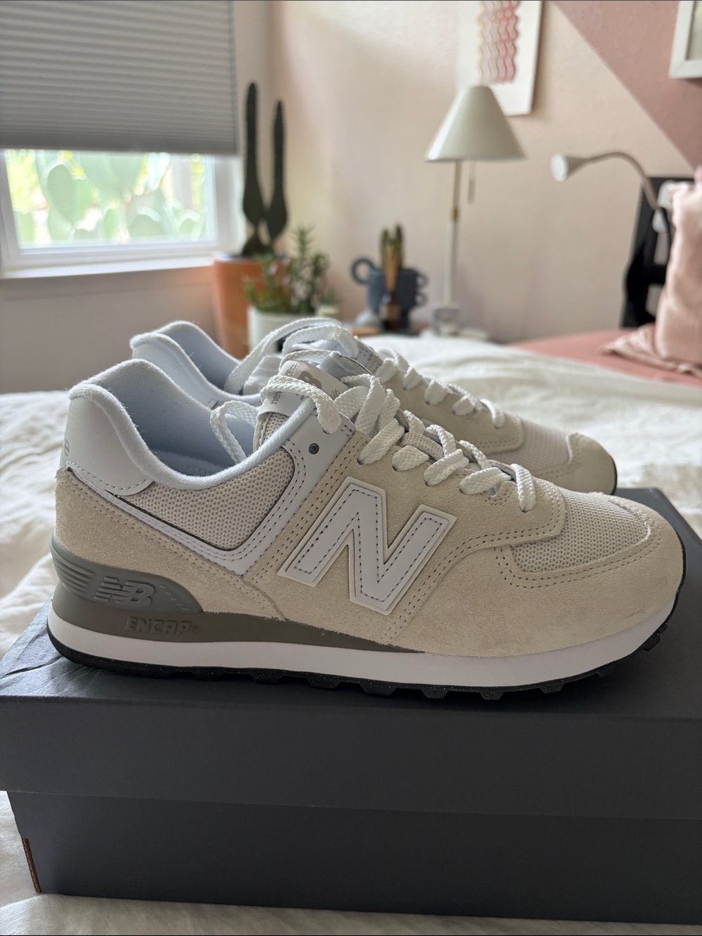 New Balance 574 Core beige, gray white size 7 New with Box - Picture 2 of 8